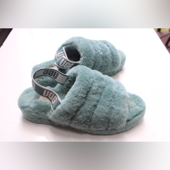 UGG Fluff Yea slides - Picture 9 of 12